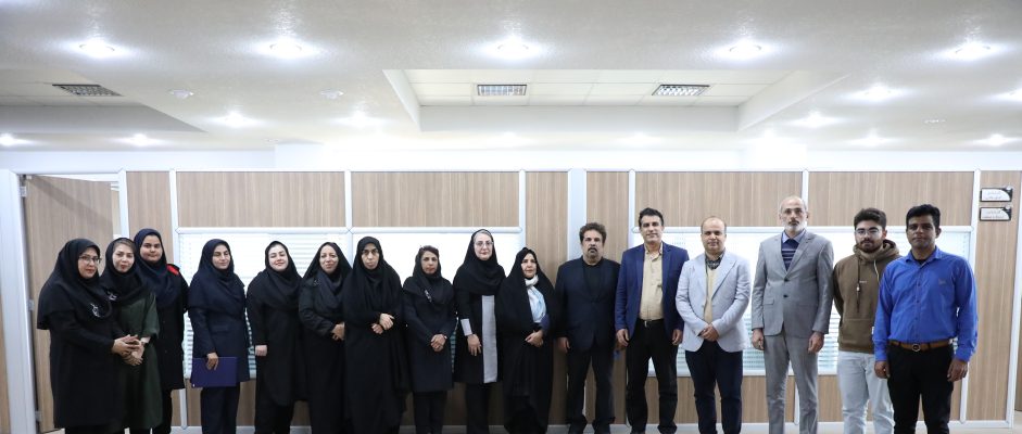 تقدیر از کتابداران کتابخانه مرکزی و اهدا کنندگان کتاب